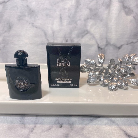 Yves Saint Laurent Black Opium Le Parfum, NEW - Mini 0.25 oz. 7.5 ml. - Picture 2 of 11